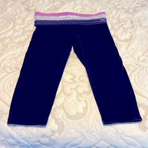 Victoria’s Secret PINK Yoga Pants. Capri length. Y2K style.